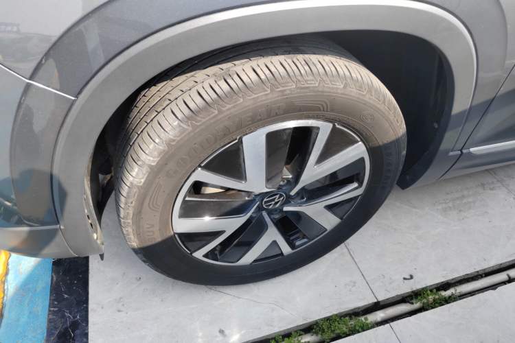 Used Volkswagen Tayron 2023 330TSI Two-Wheel-Drive Luxury Plus Advanced Version
