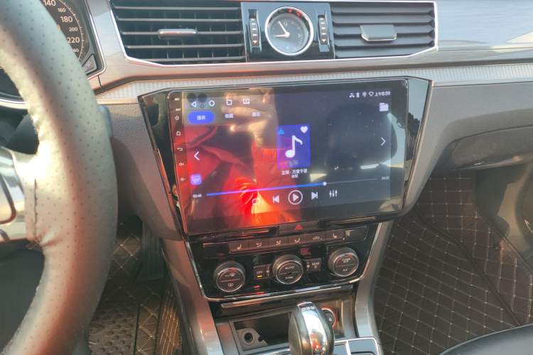 Used Volkswagen Passat 2017 330TSI DSG Luxury Edition
