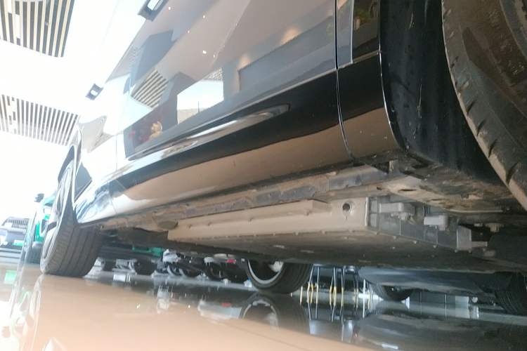 Used Lynk & Co 08 EM-P 2025 220 km All-Wheel-Drive Performance Halo
