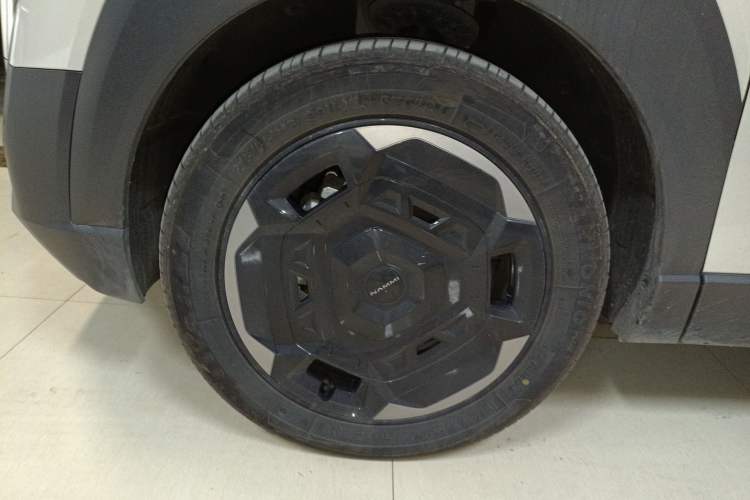 Used Dongfeng NAMMI 06 2025 471 Ultra
