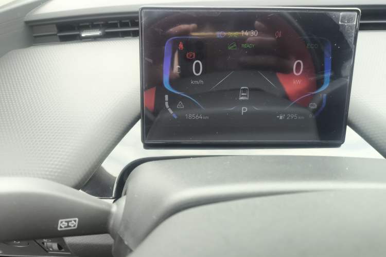 Used Chery New Energy Boundless Pro 2022 301km "WoW" Edition Lithium Iron Phosphate
