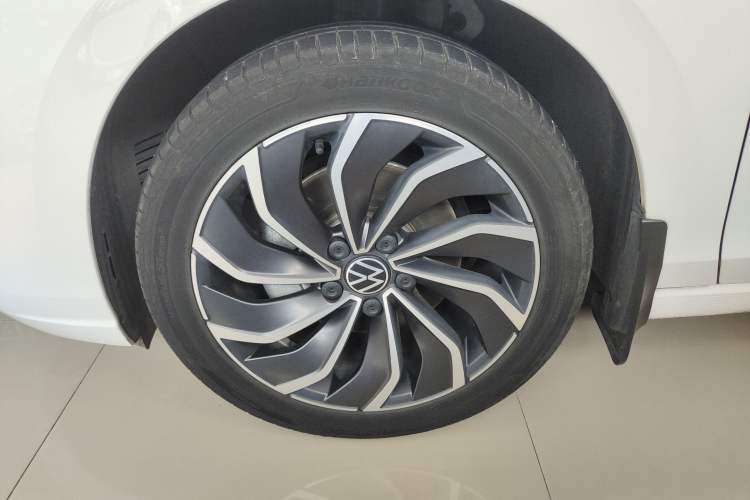 Used Volkswagen Golf 2024 280TSI DSG Pro 50th Anniversary Edition
