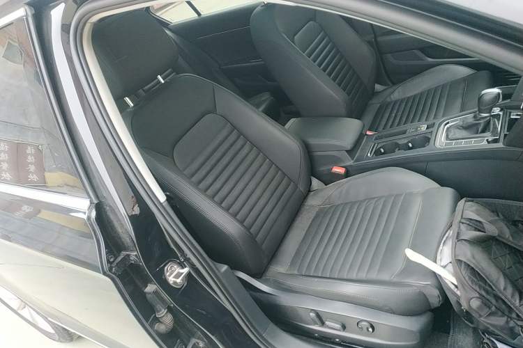 Used Volkswagen Magotan 2019 330TSI DSG Leading Model China VI Standard
