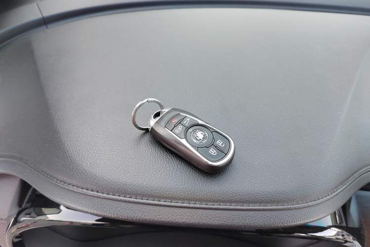 Used Buick GL8 2021 Land Cruiser Executive 652T Premium Model