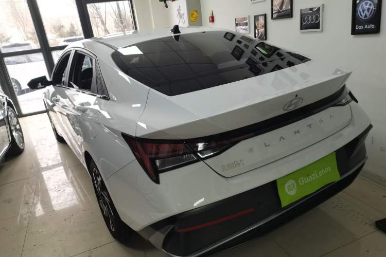 Used Hyundai Elantra 2023 1.5L CVT LUX Prestige Edition
