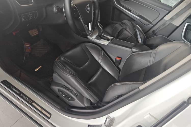 Used Volvo V60 2017 T5 Zhiya Edition China V Standard