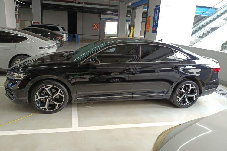 Used Volkswagen Passat 2023 330TSI Starry Elite Edition
