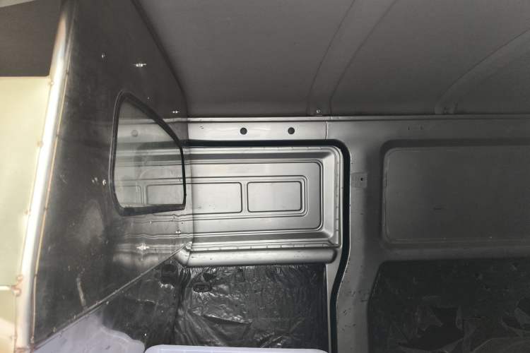 Used Wuling Rongguang 2019 1.5L Extended-Body Van Base Model with 2 Seats
