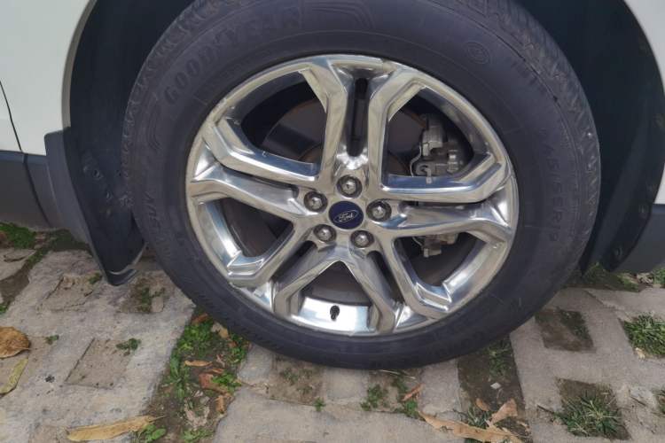 Used Ford Edge 2015 2.0T GTDi 4x4 High-Grade Model
