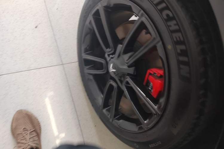 Used VOYAH FREE 2025 318 259 km All-Wheel-Drive Exploration Edition
