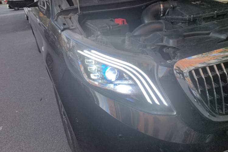 Used Mercedes-Benz Vito 2021 2.0T Elite Version 7 Seats
