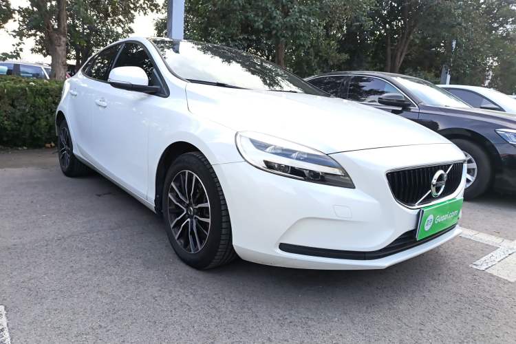 Used Volvo V40 2017 T3 Zhiyi Edition