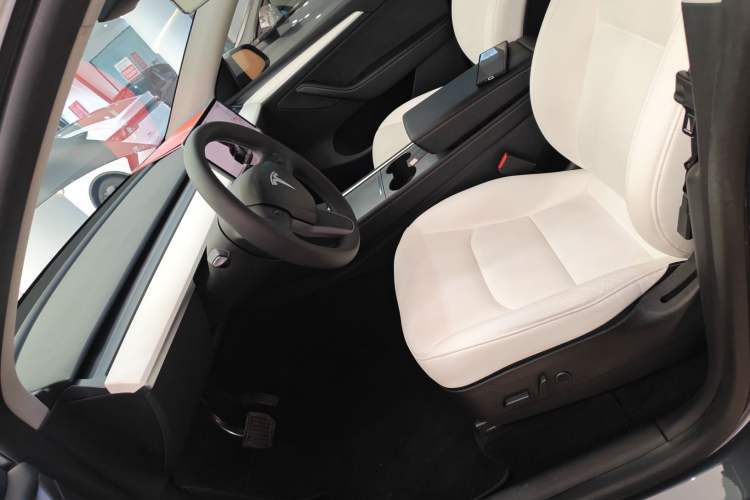 Used Tesla Model Y 2022 Rear-Wheel-Drive Version
