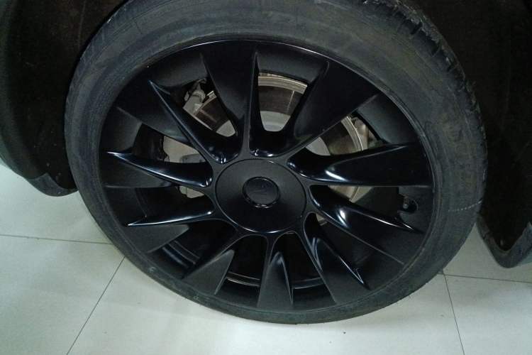 Used Tesla Model Y 2021 Long-Range All-Wheel-Drive Version 3D7