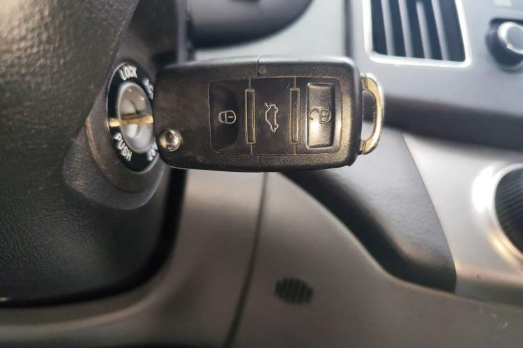 Used Hyundai Celesta 2015 1.6L Manual Comfort Model