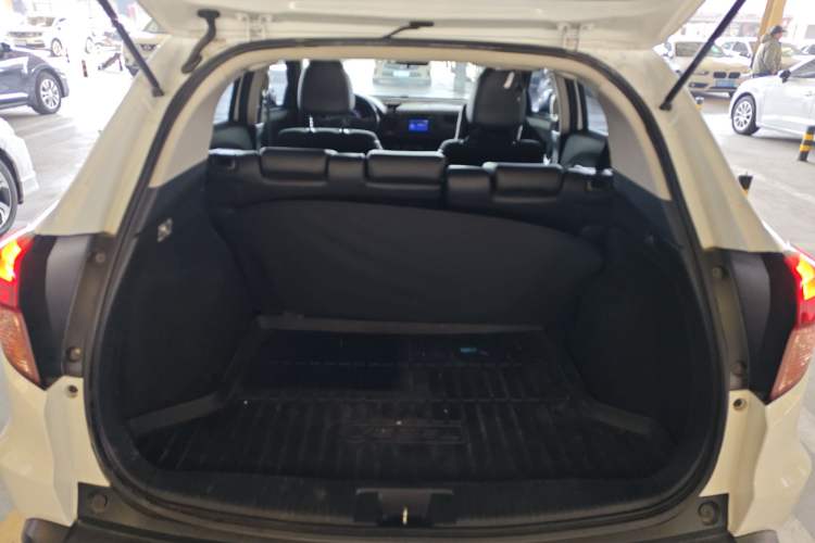 Used Honda Vezel 2017 1.8L CVT Front-Wheel Drive Pioneer Edition
