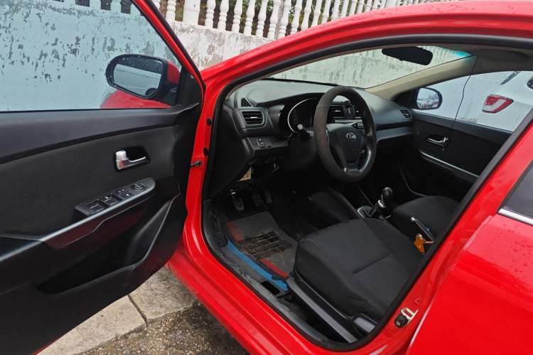 Used Kia K2 2015 Sedan 1.4L MT GLS
