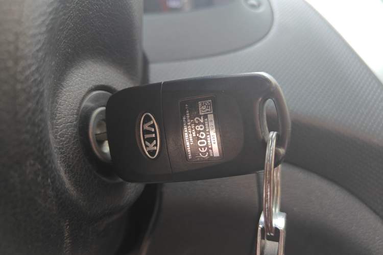 Used Hyundai Verna Ray 2014 1.4L Automatic GLX
