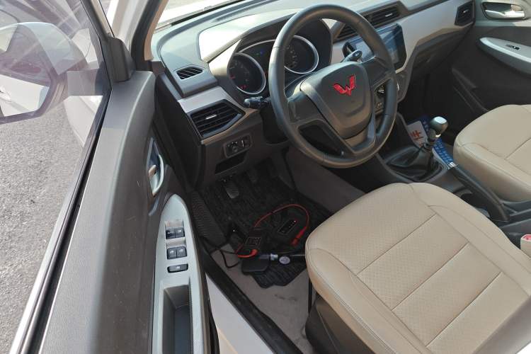 Used Wuling Hongguang 2021 1.5L Facelifted S Comfort Version with Electric Power Steering LAR