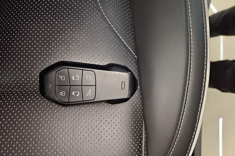 Used XPeng X9 2024 640 All-Wheel Drive High-Performance Max
