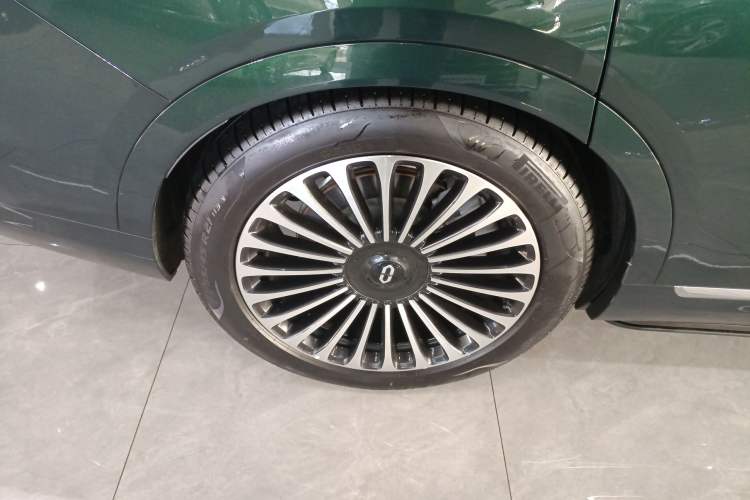 Used Hima AITO M9 2025 Extended-Range Ultra Version 52 kWh 6-Seater
