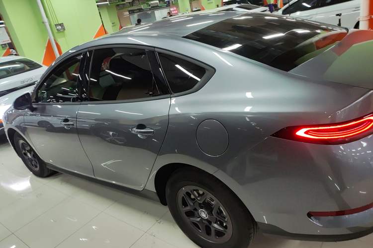 Used BYD Qin PLUS 2025 DM-i Smart Drive 55KM Leading Model
