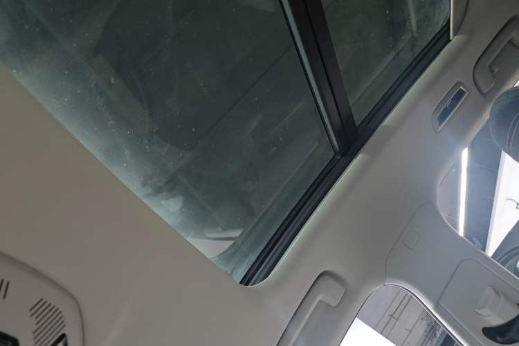 Used Lynk & Co 06 EM-P 2022 PHEV 84 km Range Pro Version
