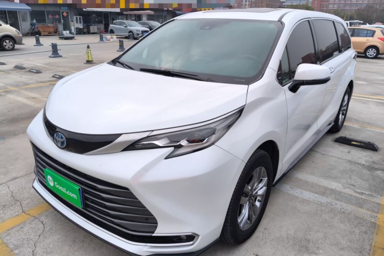 Used Toyota Sienna 2023 2.5L Hybrid Luxury Edition