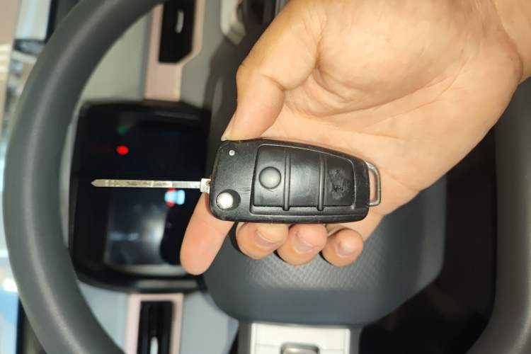 Used Chery QQ Ice Cream 2022 170km Sundae Phosphate Lithium-Ion
