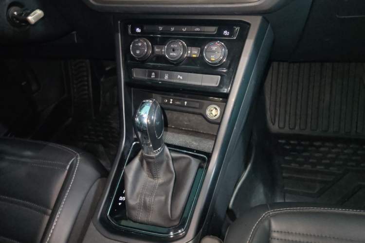 Used Volkswagen Touran 2018 Volkswagen Touran L 280TSI DSG Comfort Edition 7 Seats China VI Standard