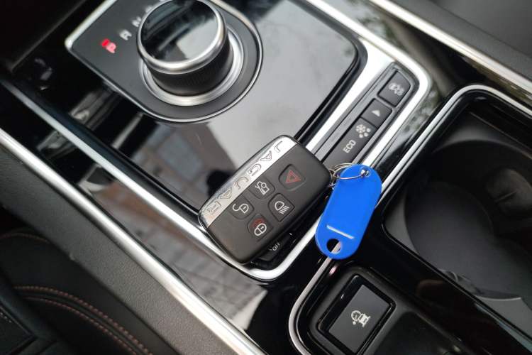 Used Jaguar XEL 2019 2.0T 250 PS Premium Edition
