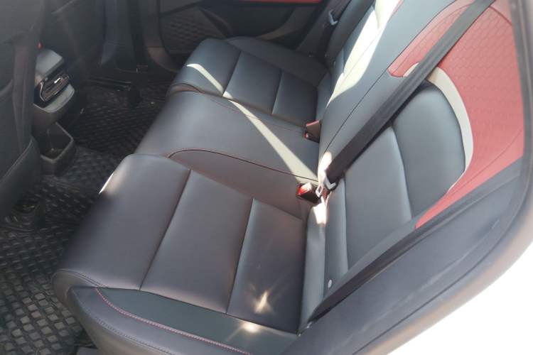 Used MG 5 2022 180 DVVT CVT Youth Luxury Edition
