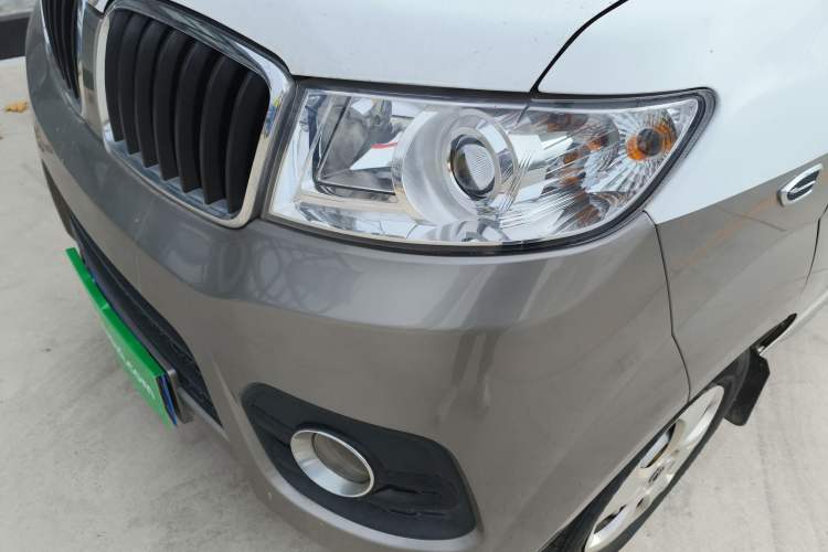 Used Jinbei New Hiace X30L 2019 1.5L Van Wealth Edition China VI SWC15M
