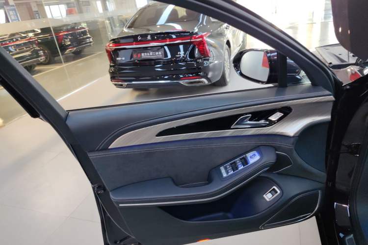Used Hongqi H9 2023 2.0T Smart Connect Flagship Edition