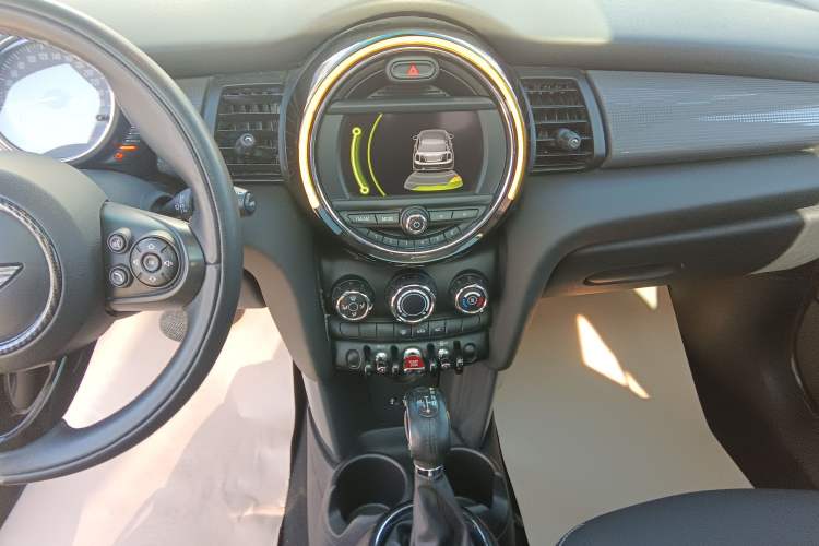 Used  MINI 2014 1.5T COOPER Fun
