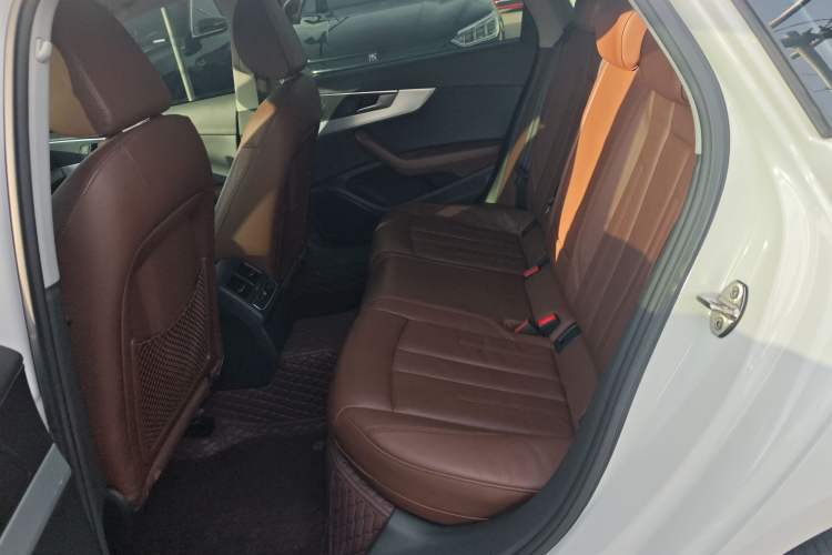 Used Audi A4L 2018 30th Anniversary Edition 40 TFSI Fashion Model
