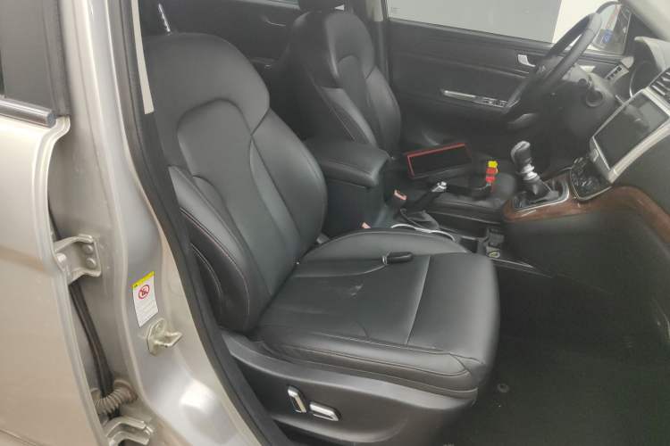 Used Haval H6 2015 Revised Version Sport Edition 1.5T Manual Transmission Two-Wheel Drive Elite Grade