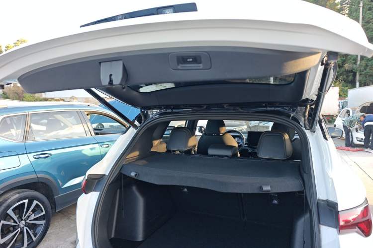 Used Geely Auto Coolray 2025 Bin Yue L 1.5T DCT Starlight Edition
