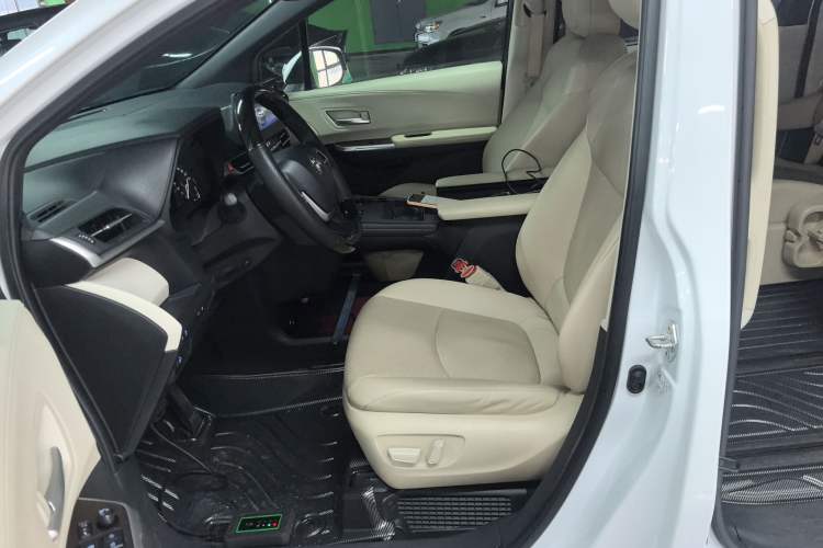 Used Toyota Sienna 2021 2.5L Hybrid Luxury Edition
