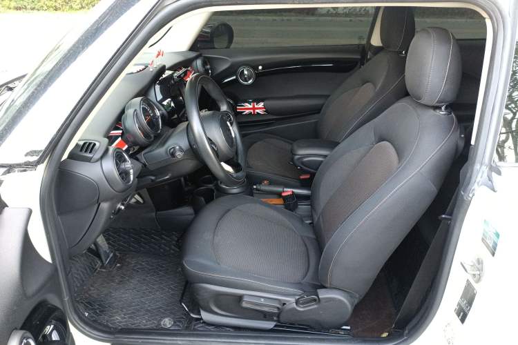 Used  MINI 2019 1.5T ONE PLUS
