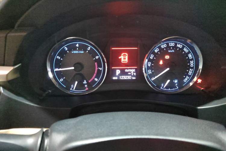 Used Toyota Corolla 2014 1.6L CVT GLX-i