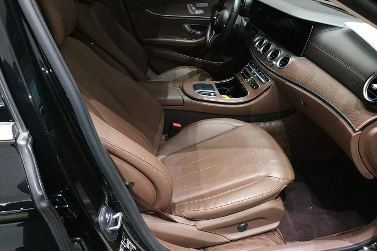 Used Mercedes-Benz E-Class 2019 Facelifted E 300 L Stylish Version
