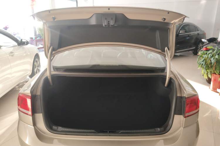 Used Volkswagen Lamando 2015 280TSI DSG Comfort Edition
