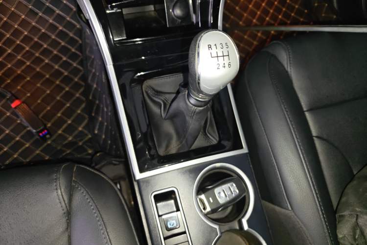 Used Haval H2 2017 Red-Label 1.5T Manual Two-Wheel Drive Luxury Model
