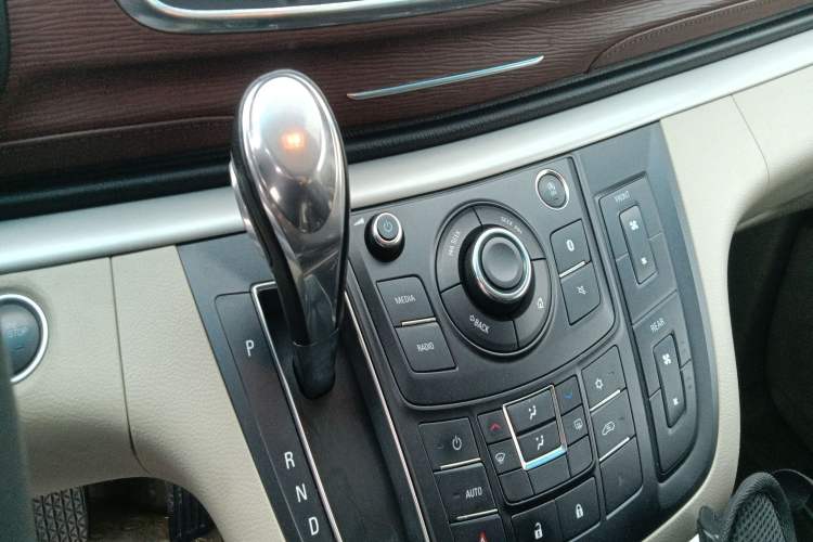 Used Buick GL8 2018 28T Comfort Model China VI Standard
