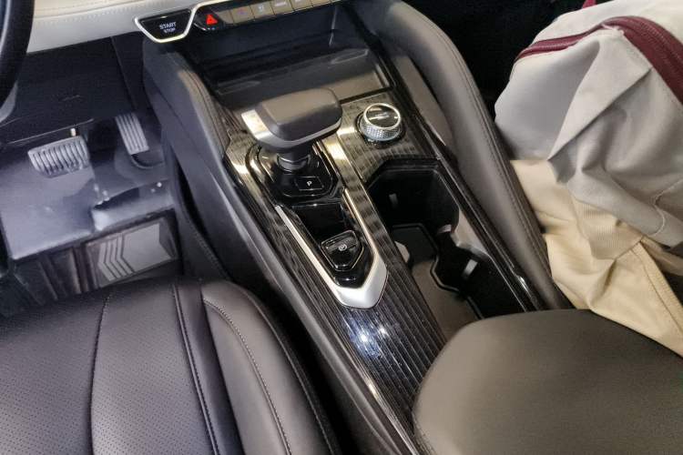 Used Geely Auto Monjaro L 2023 2.0TD High-Power Automatic Two-Wheel Drive Flagship Version
