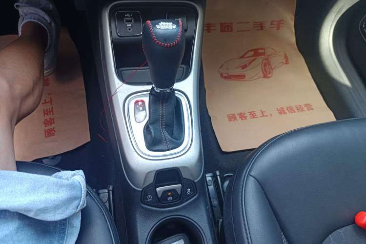 Used  Compass 2019 220T Automatic Enjoyment Version
