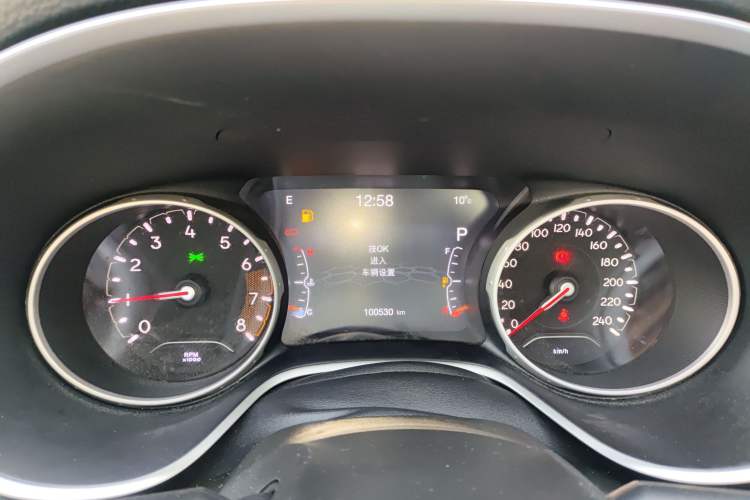 Used  Compass 2019 200T Automatic Family Edition - Connected Large Screen Version
