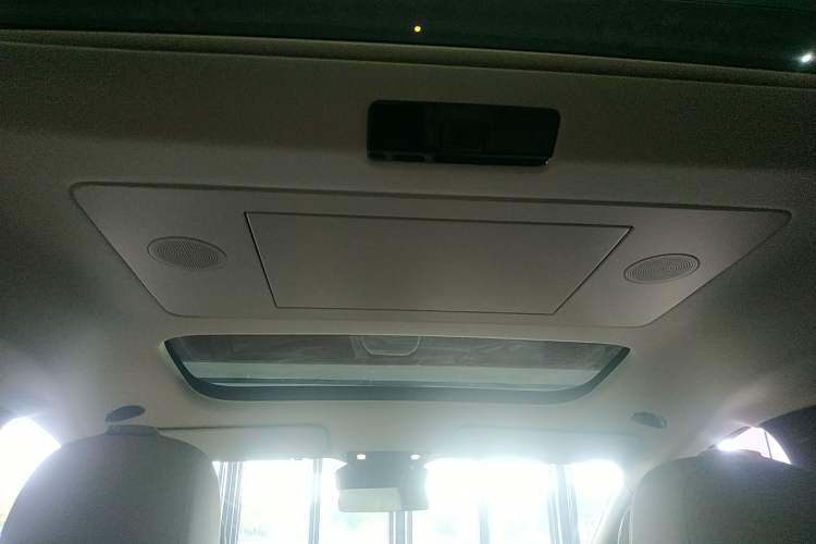 Used Li Auto MEGA 2024 Ultra Model
