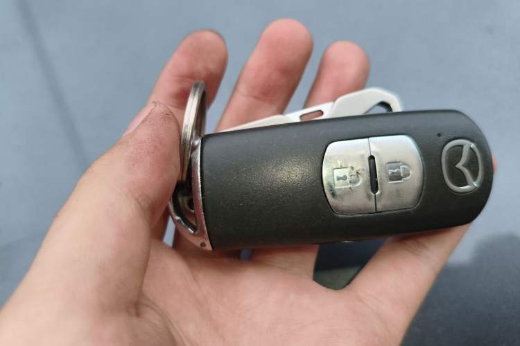 Used Mazda Mazda 3 Axela 2017 Hatchback 2.0L Automatic Luxury Model Emission Standard China V
